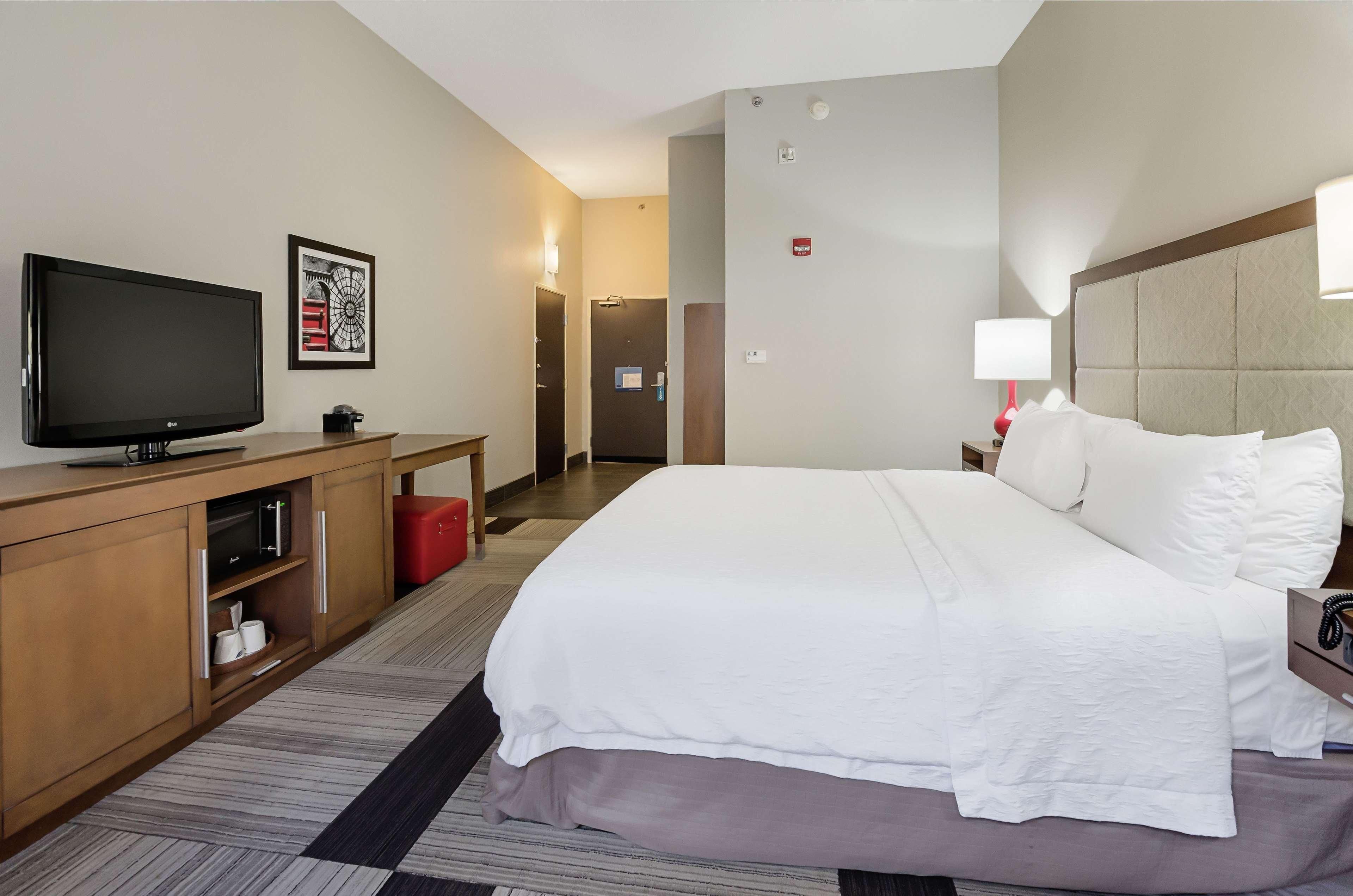 Hampton Inn Сейлем Екстериор снимка