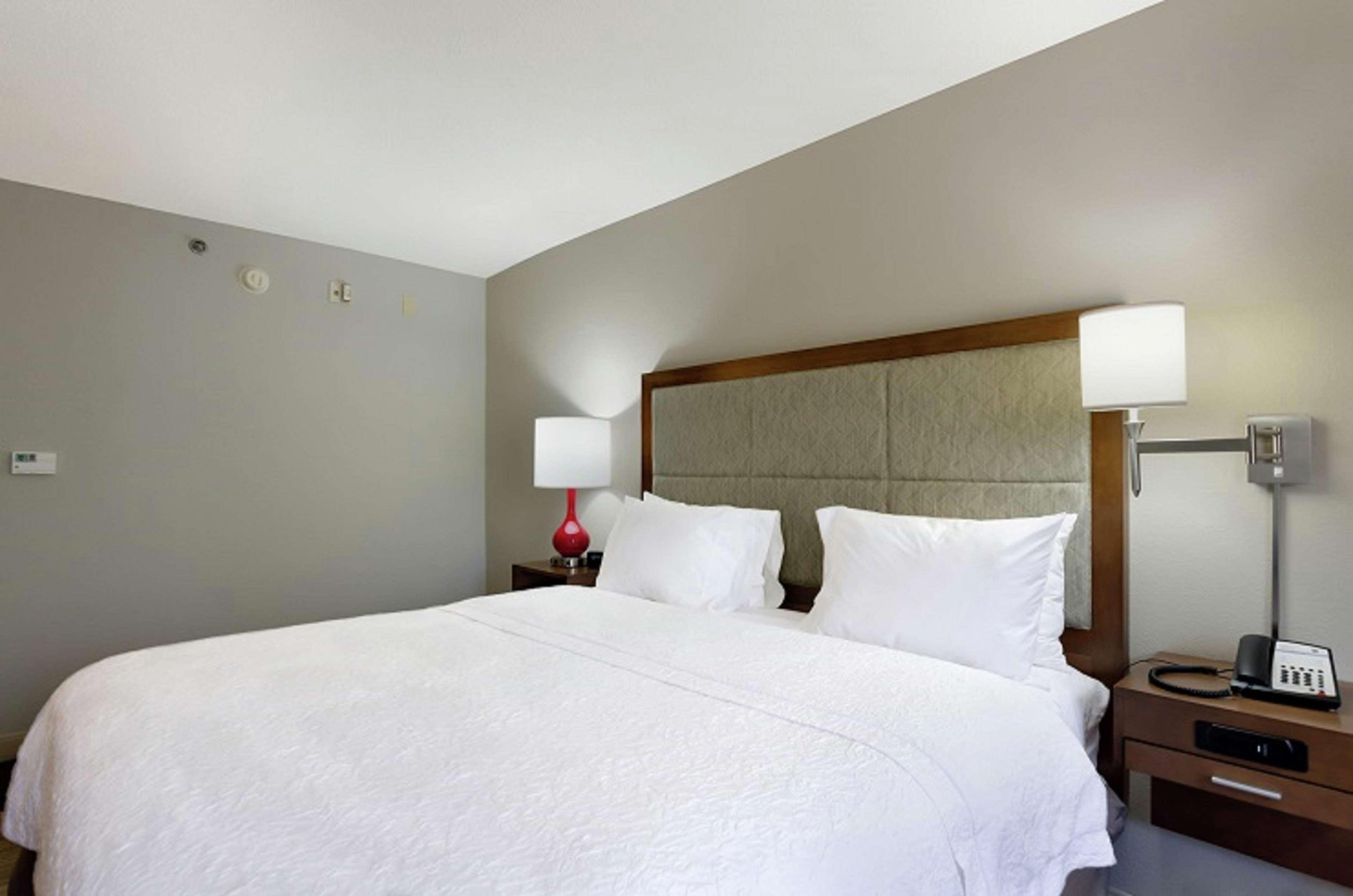 Hampton Inn Сейлем Екстериор снимка