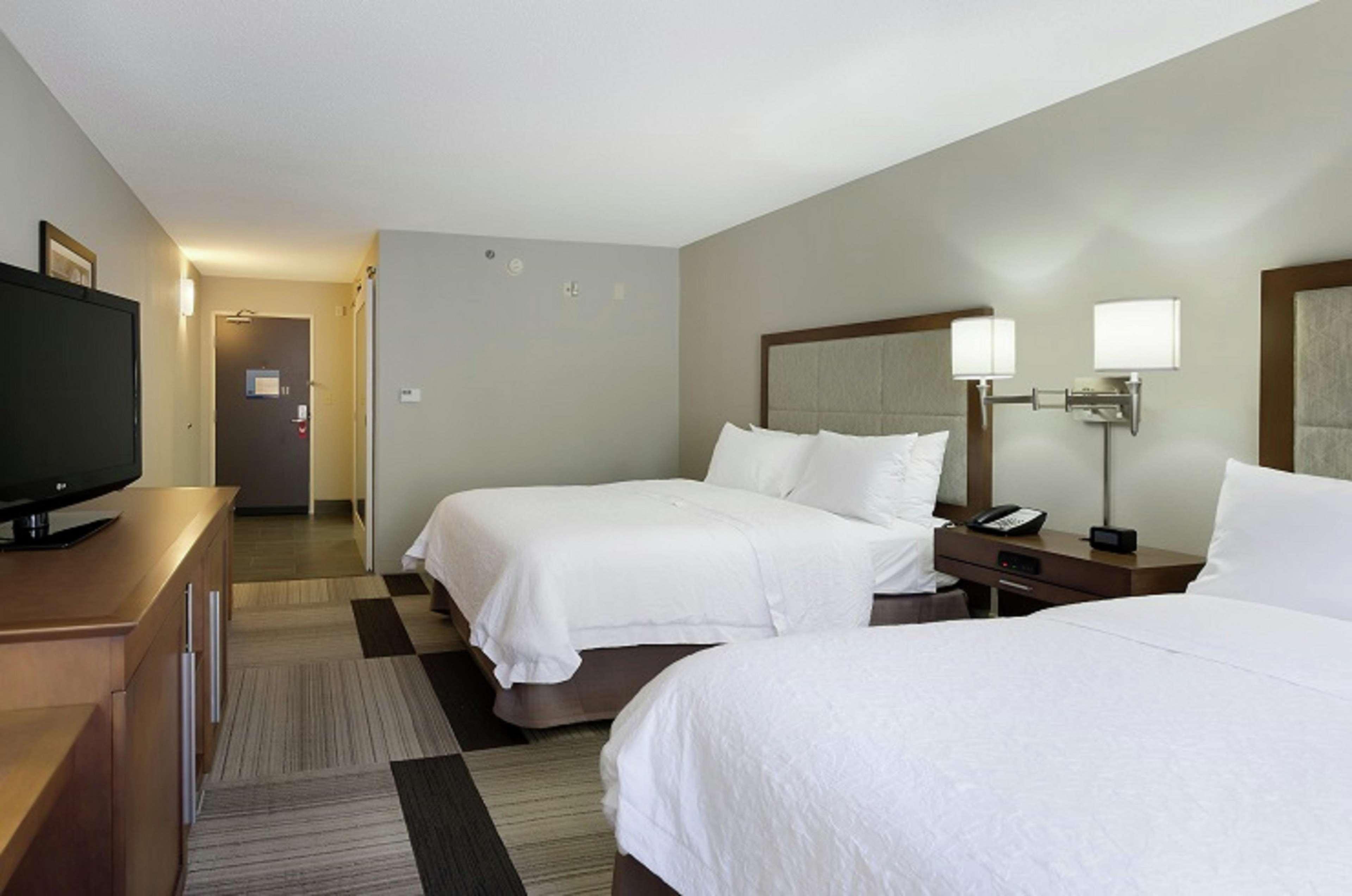 Hampton Inn Сейлем Екстериор снимка