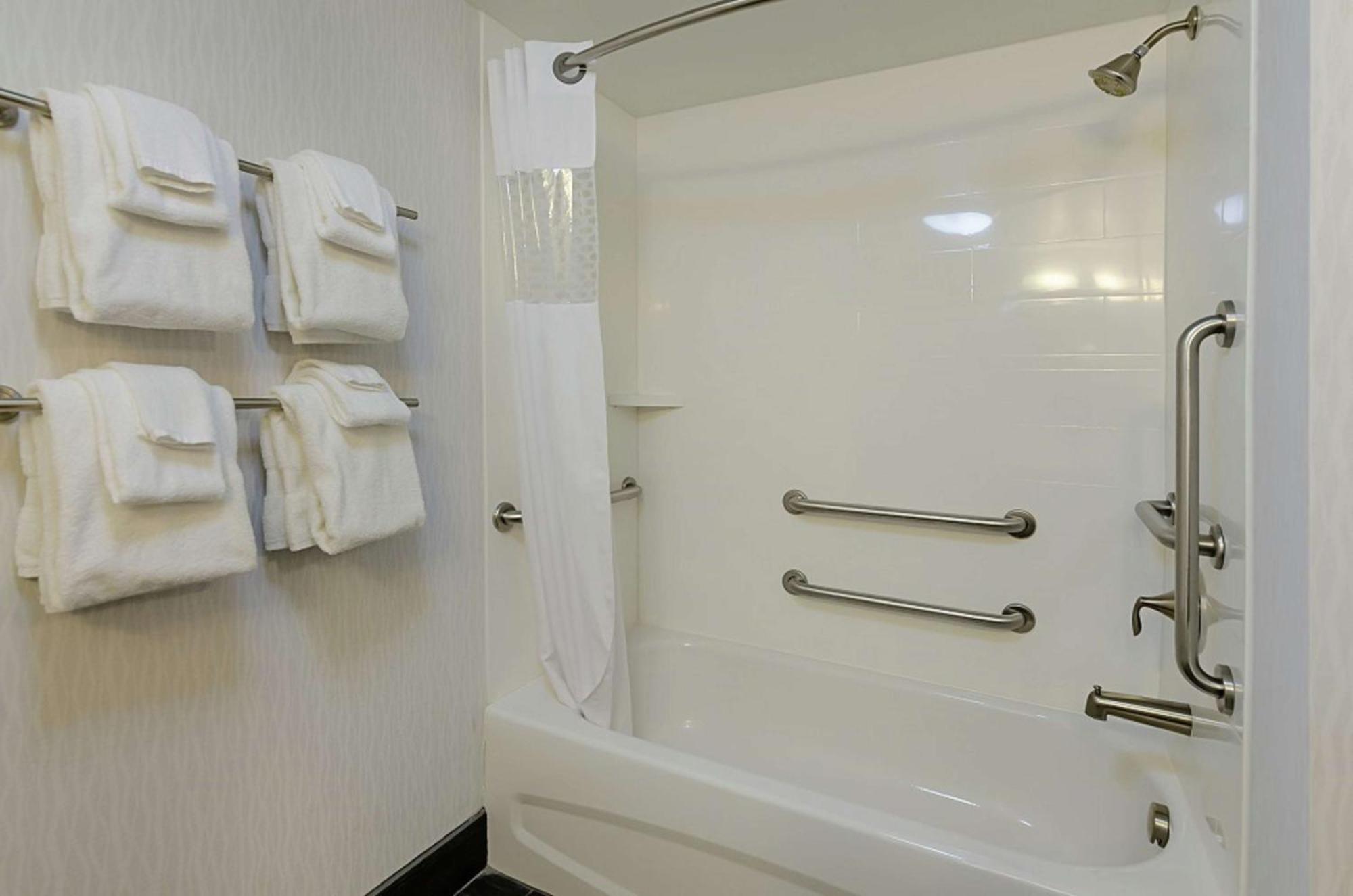 Hampton Inn Сейлем Екстериор снимка