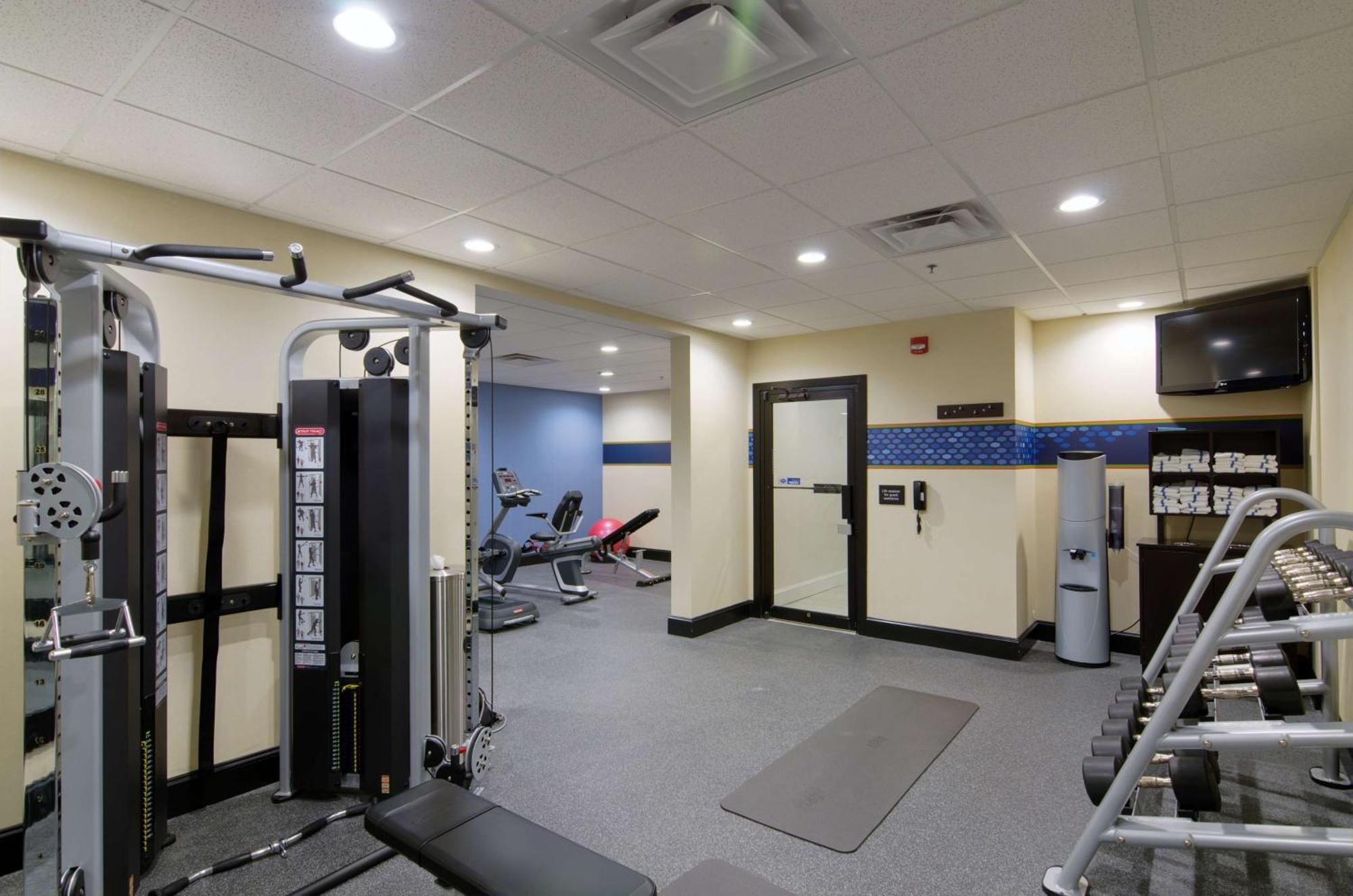 Hampton Inn Сейлем Екстериор снимка