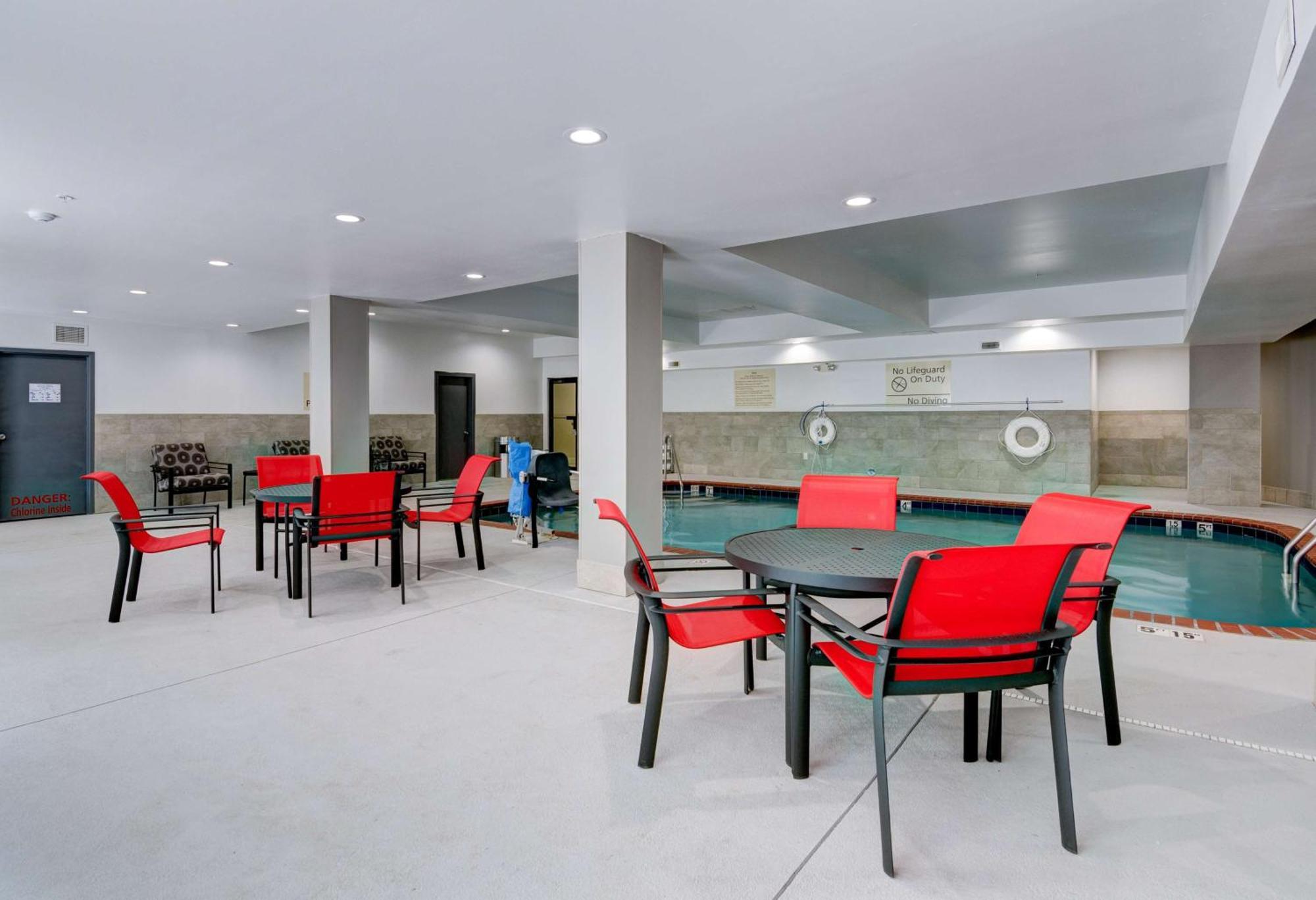 Hampton Inn Сейлем Екстериор снимка