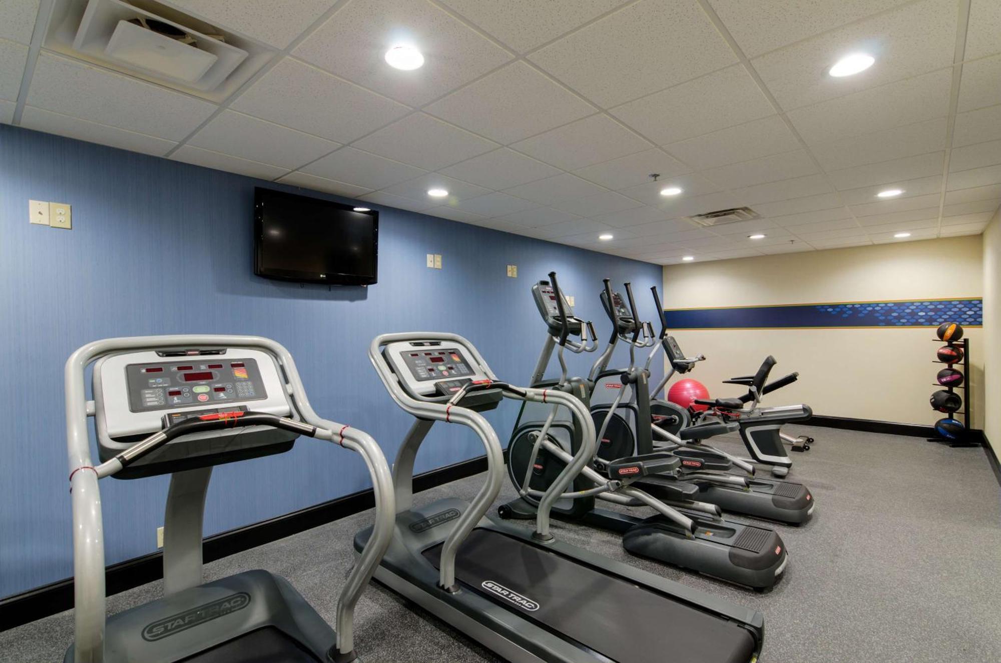 Hampton Inn Сейлем Екстериор снимка