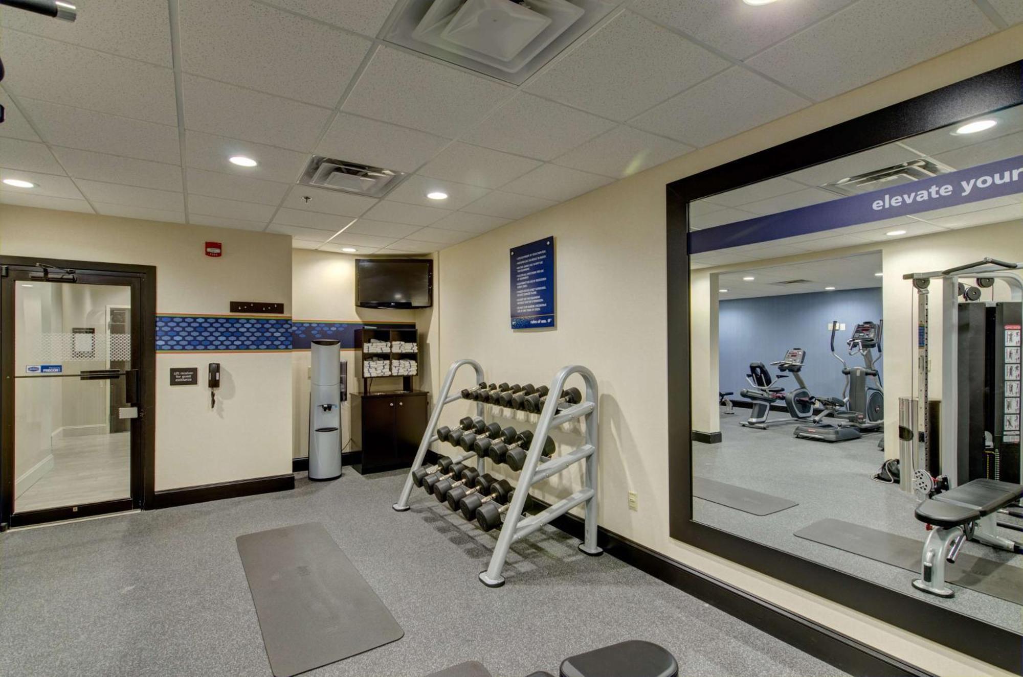 Hampton Inn Сейлем Екстериор снимка
