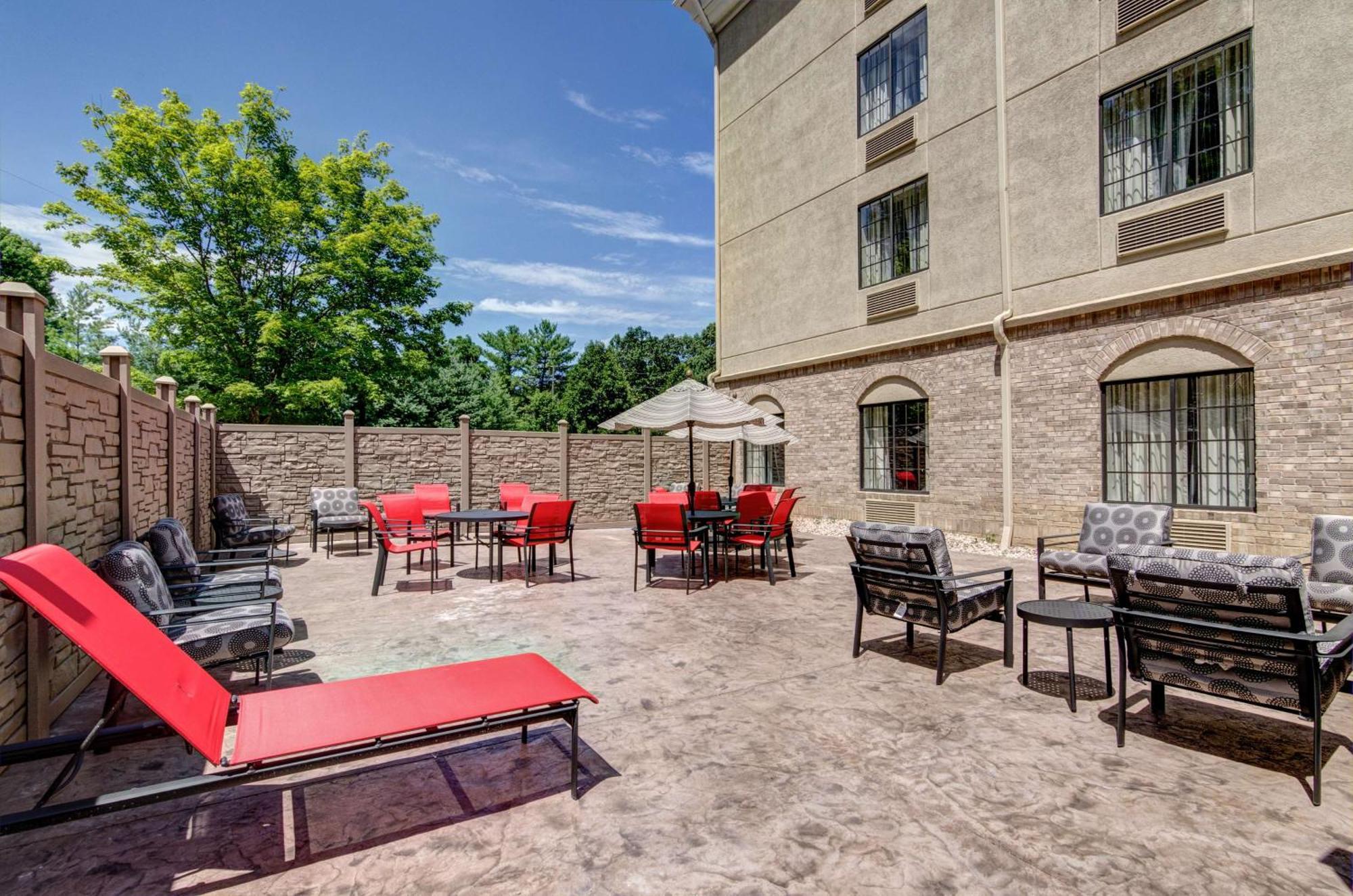 Hampton Inn Сейлем Екстериор снимка
